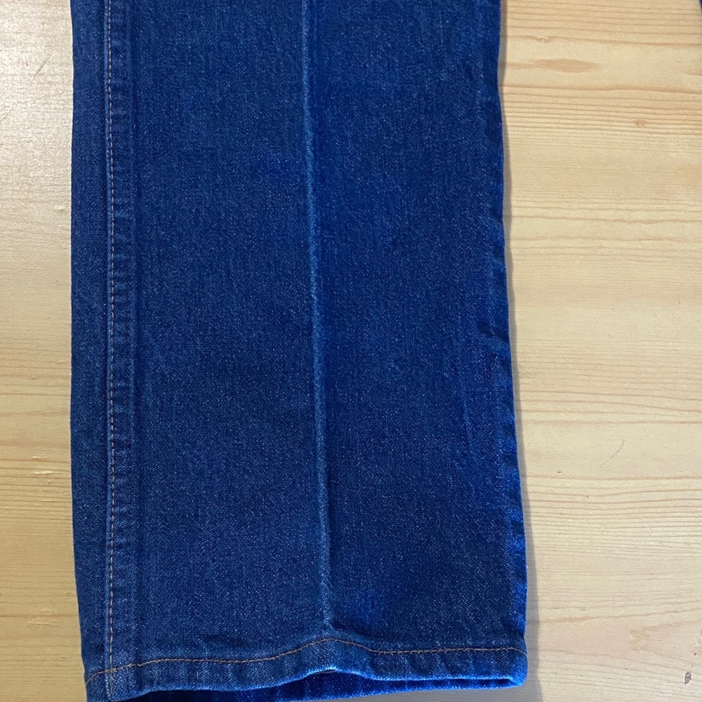 Wrangler Men's Classic 13MWZ Jeans. Size 36x38 - Picture 3 of 3